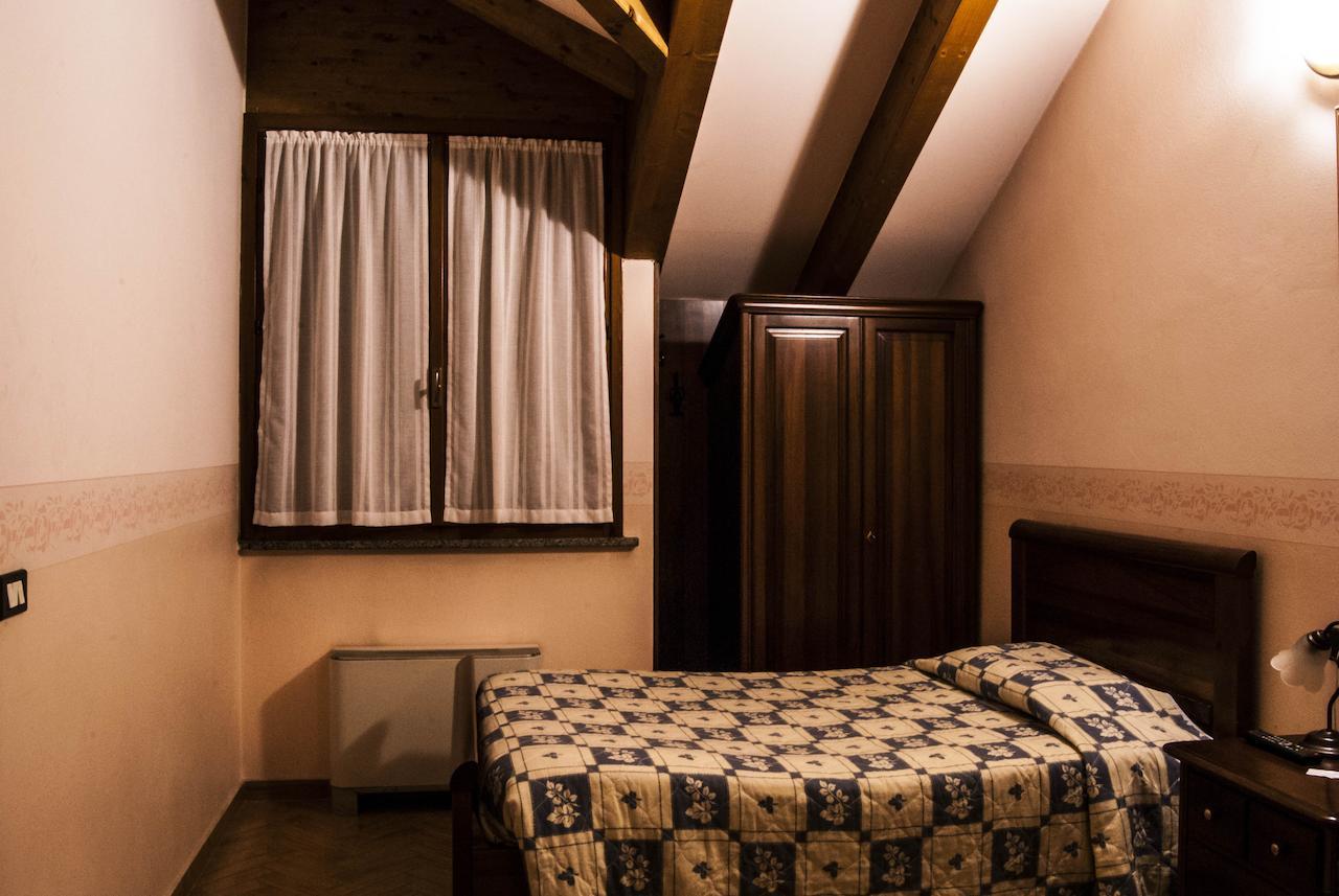 Ristorante Albergo Da Giovanni Carvico Exterior foto